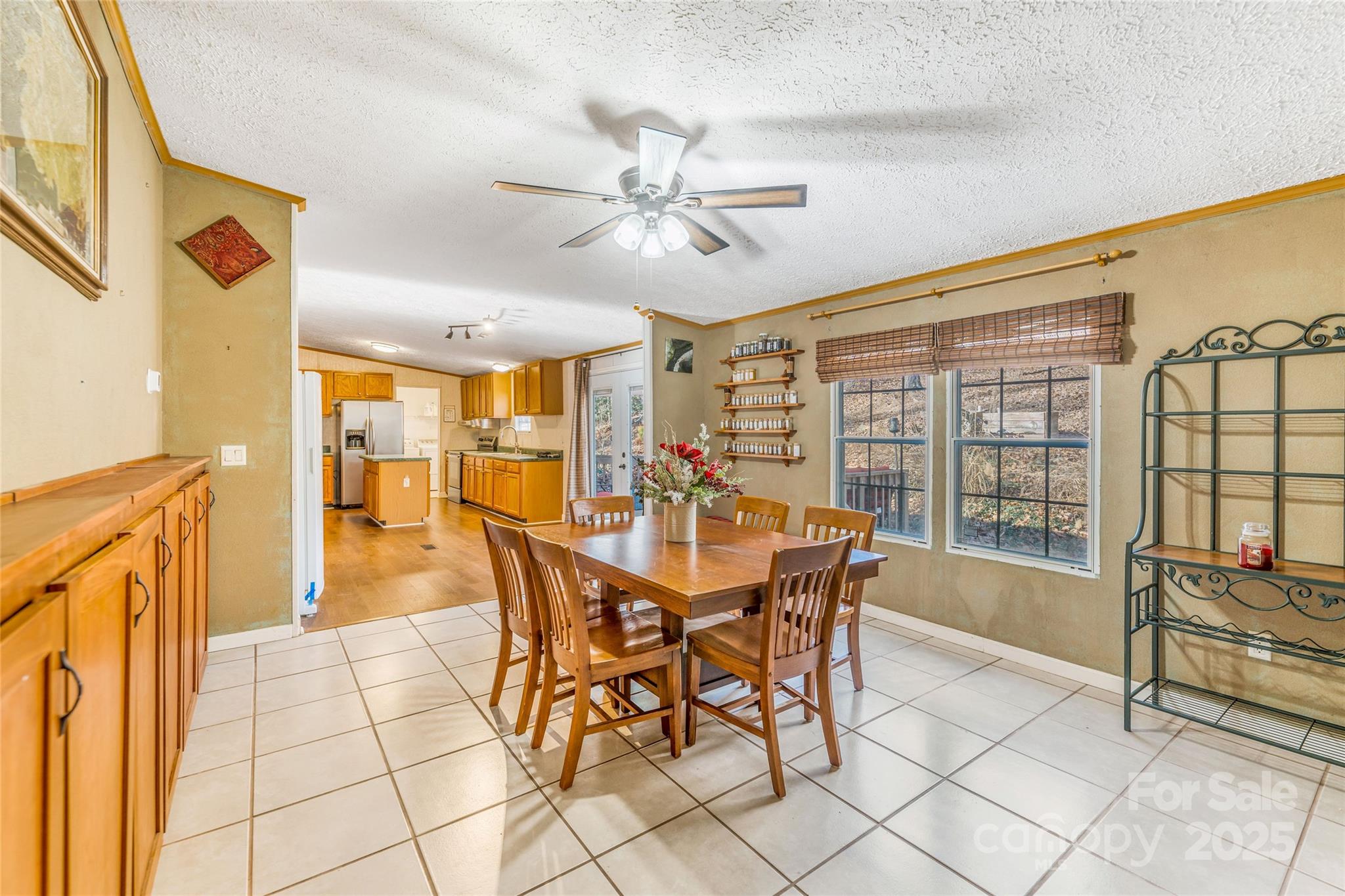 140 Crows Nest Road Hendersonville, NC 28791 - Photo 5 of 38