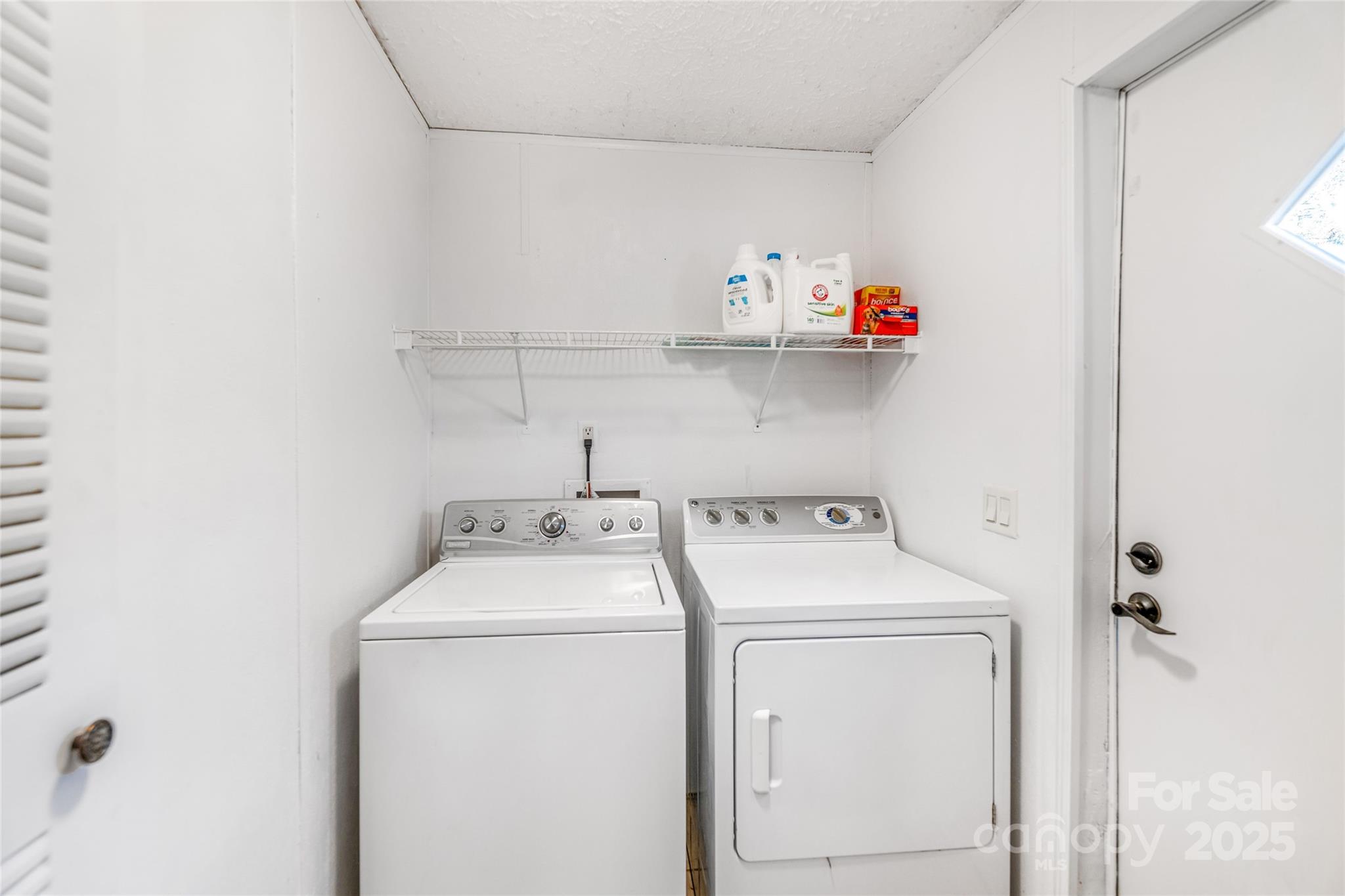 140 Crows Nest Road Hendersonville, NC 28791 - Photo 10 of 38