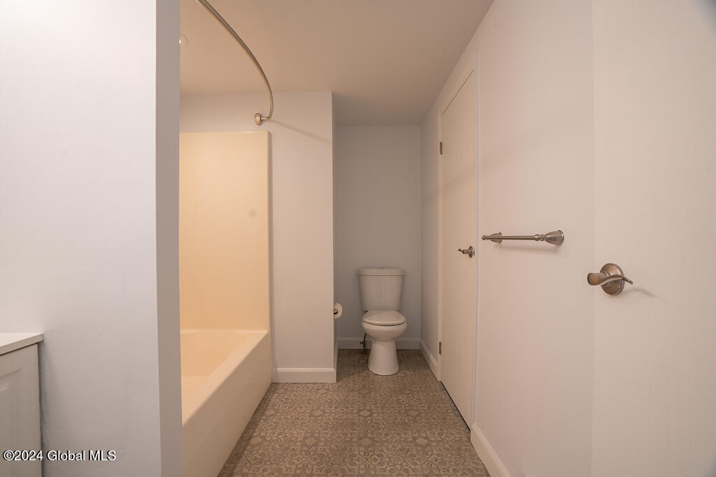 80 Thimbleberry Road Malta, NY 12020 - Photo 23 of 32 DSC06607-2