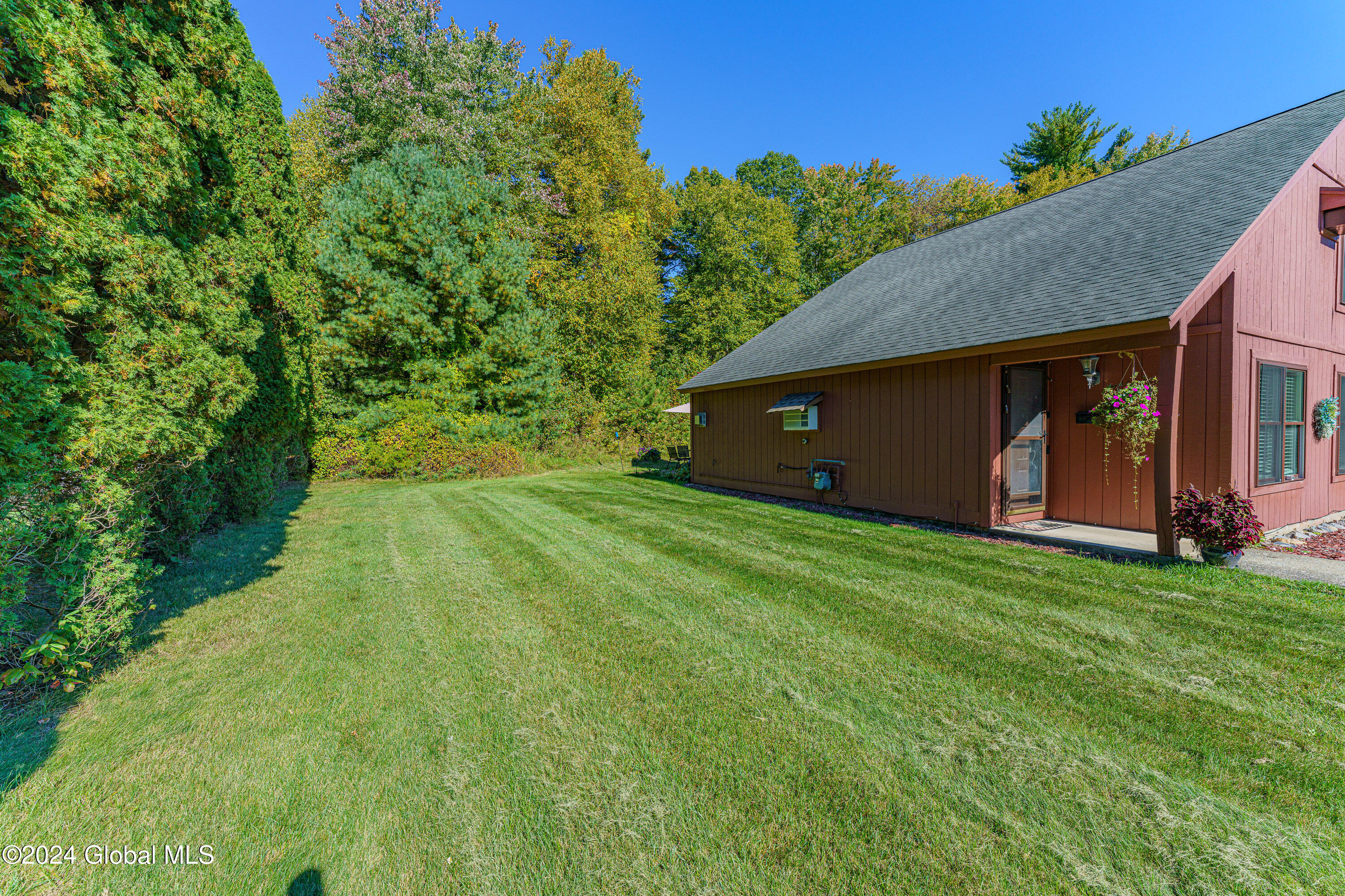 80 Thimbleberry Road Malta, NY 12020 - Photo 29 of 32 Yard 7