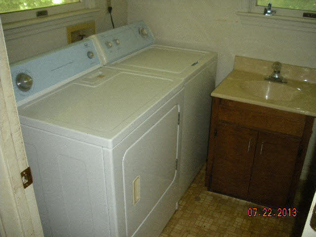 199 Towers Road Mount Solon, VA 22843 - Photo 4 of 16 a utility room with dryer and washer