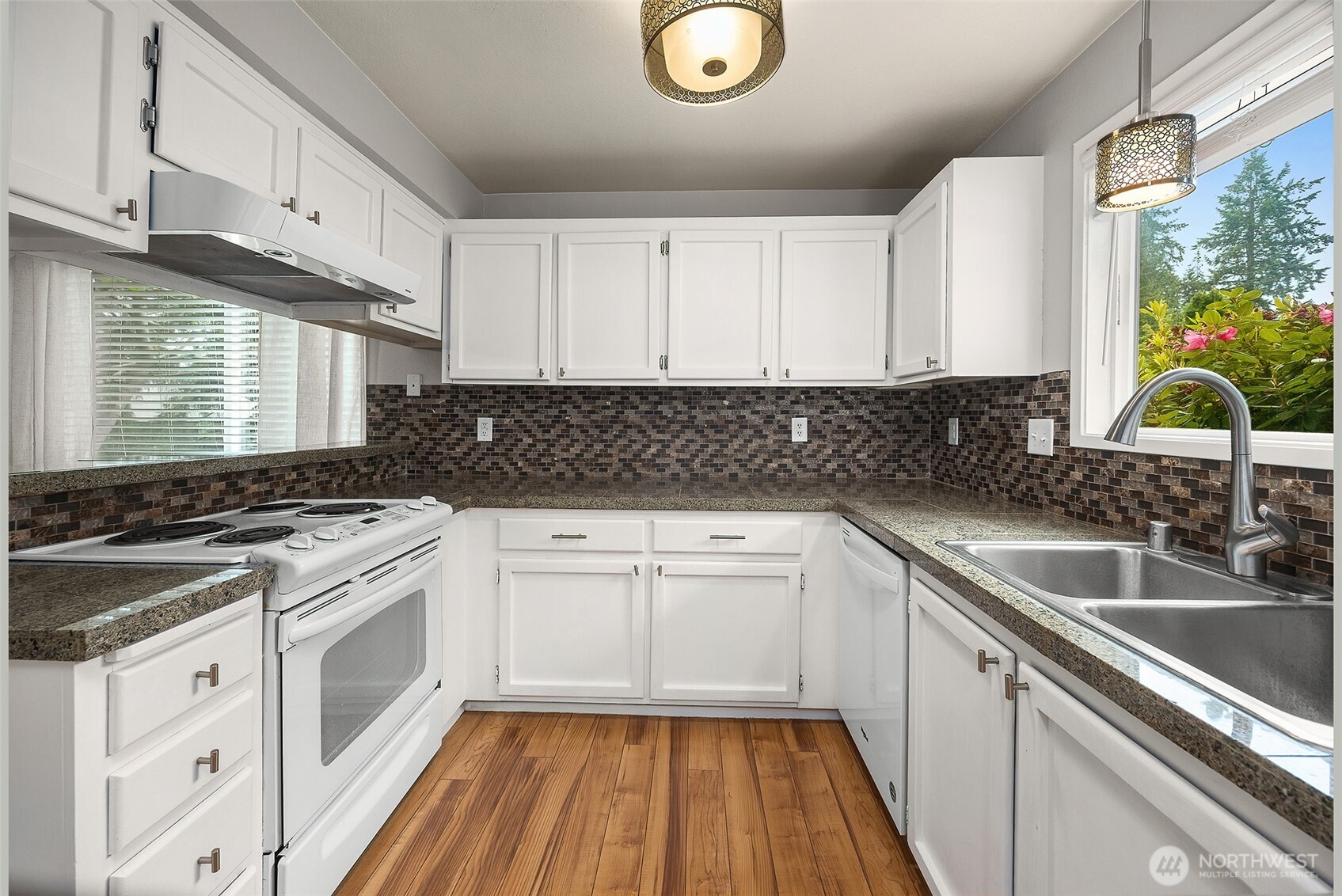 1526 192nd Street Southeast, Unit O4 Bothell, WA 98012 - Photo 3 of 32