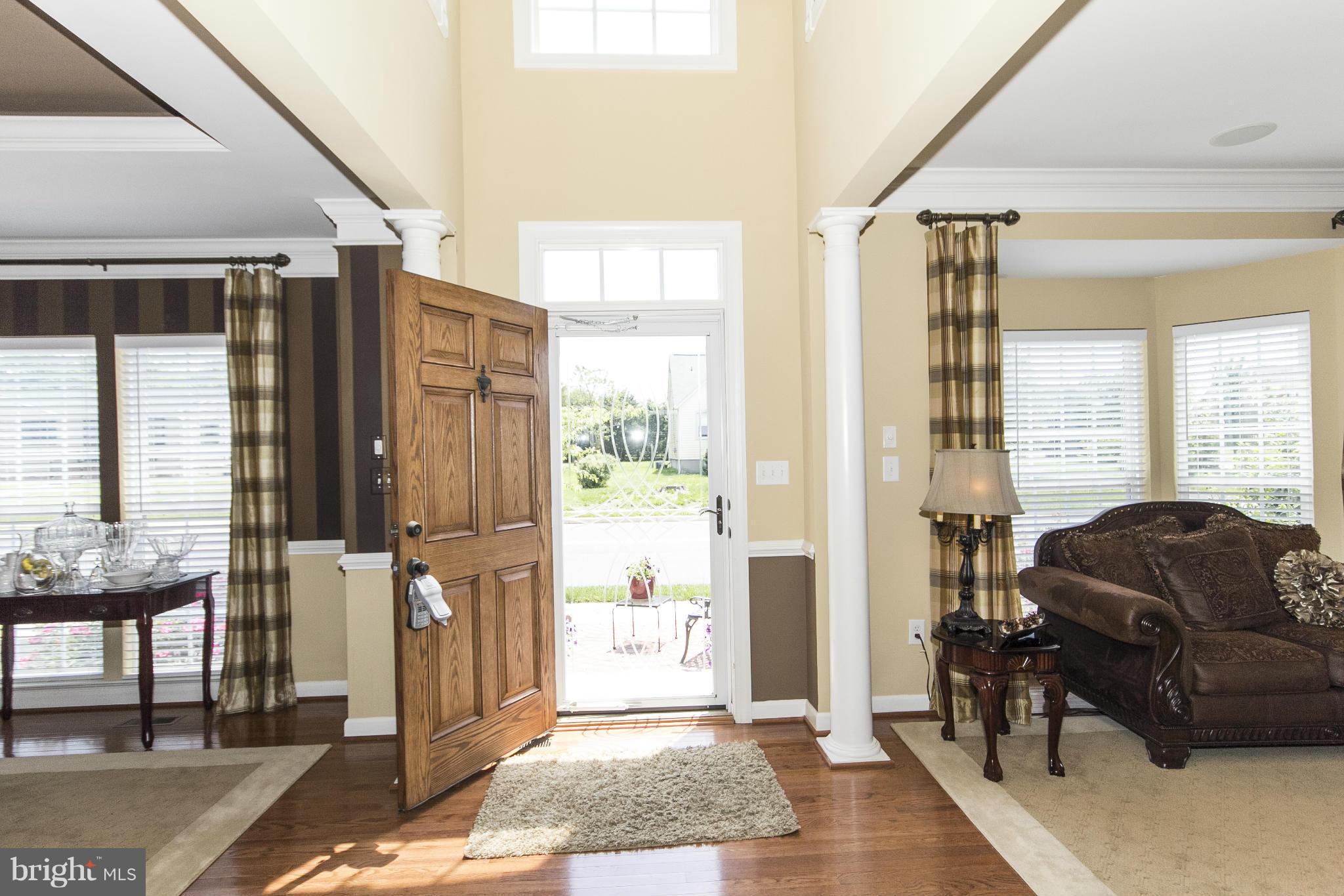 9512 Cross Road Perry Hall, MD 21128 - Photo 3 of 30 Foyer