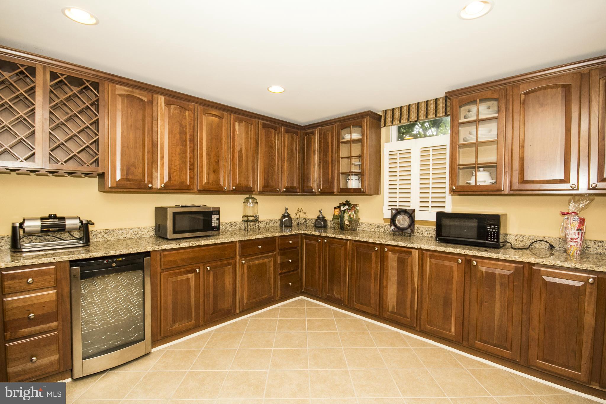 9512 Cross Road Perry Hall, MD 21128 - Photo 26 of 30 Dry Bar
