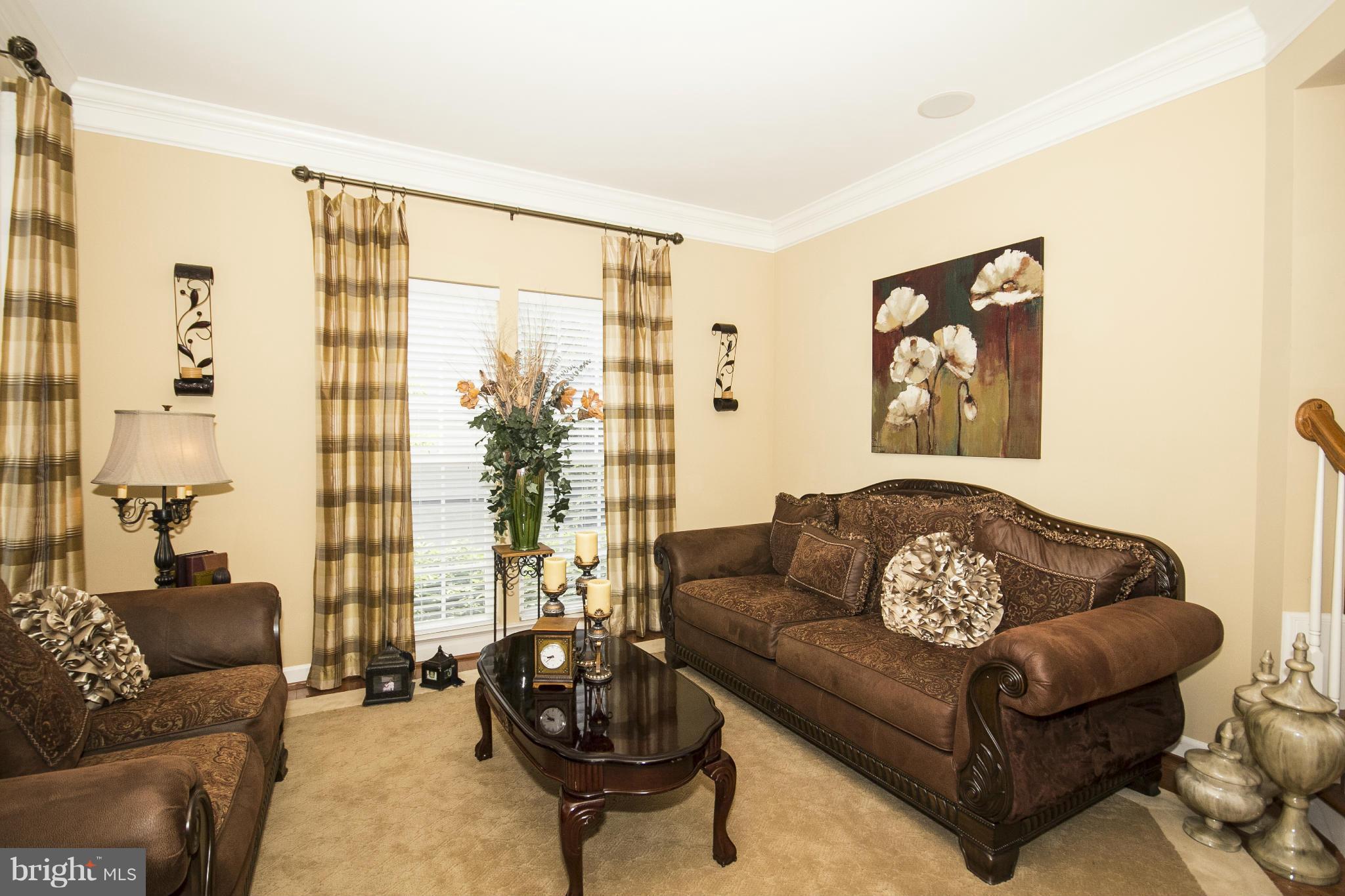 9512 Cross Road Perry Hall, MD 21128 - Photo 4 of 30 Living Room