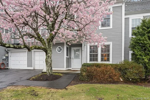 $899,000 | 21 Croton Lake Road, Unit 6, Katonah, NY 10536