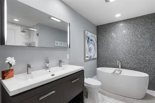 $899,000 | 21 Croton Lake Road, Unit 6, Katonah, NY 10536