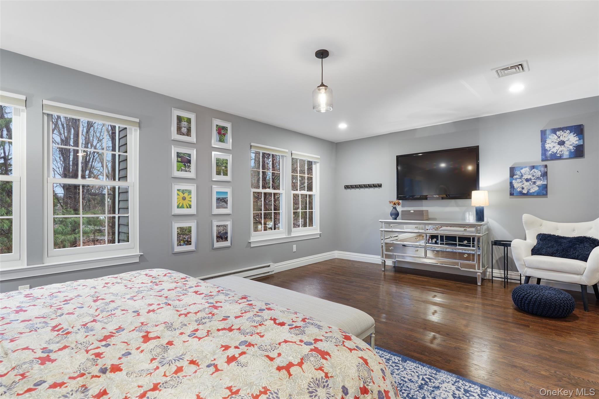 21 Croton Lake Road, Unit 6 Katonah, NY 10536 - Photo 22 of 31 Large Primary bedroom with seating area