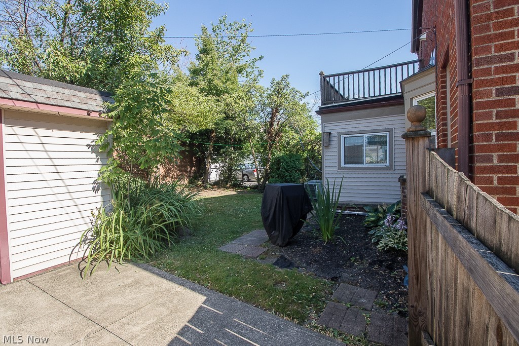 2259 Fenwick Road Cleveland, OH 44118 - Photo 24 of 25 Back yard with natural gas grill