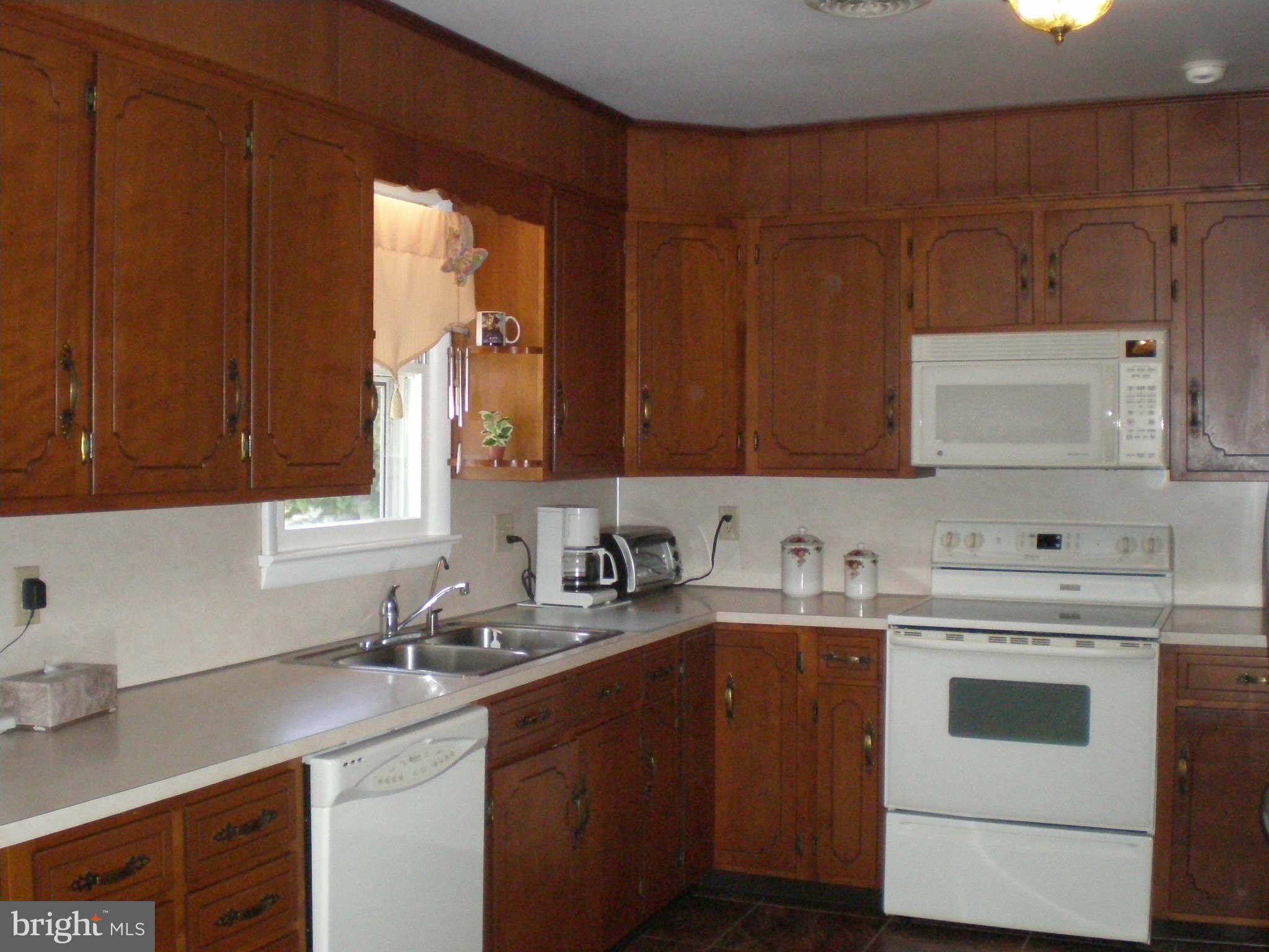 721 Williamson Road Greencastle, PA 17225 - Photo 8 of 30 Kitchen