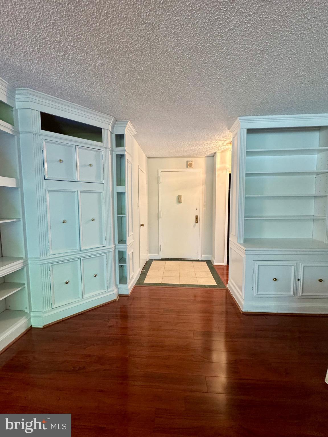 5225 Pooks Hill Road, Unit 220N Bethesda, MD 20814 - Photo 16 of 51 Unit entrance