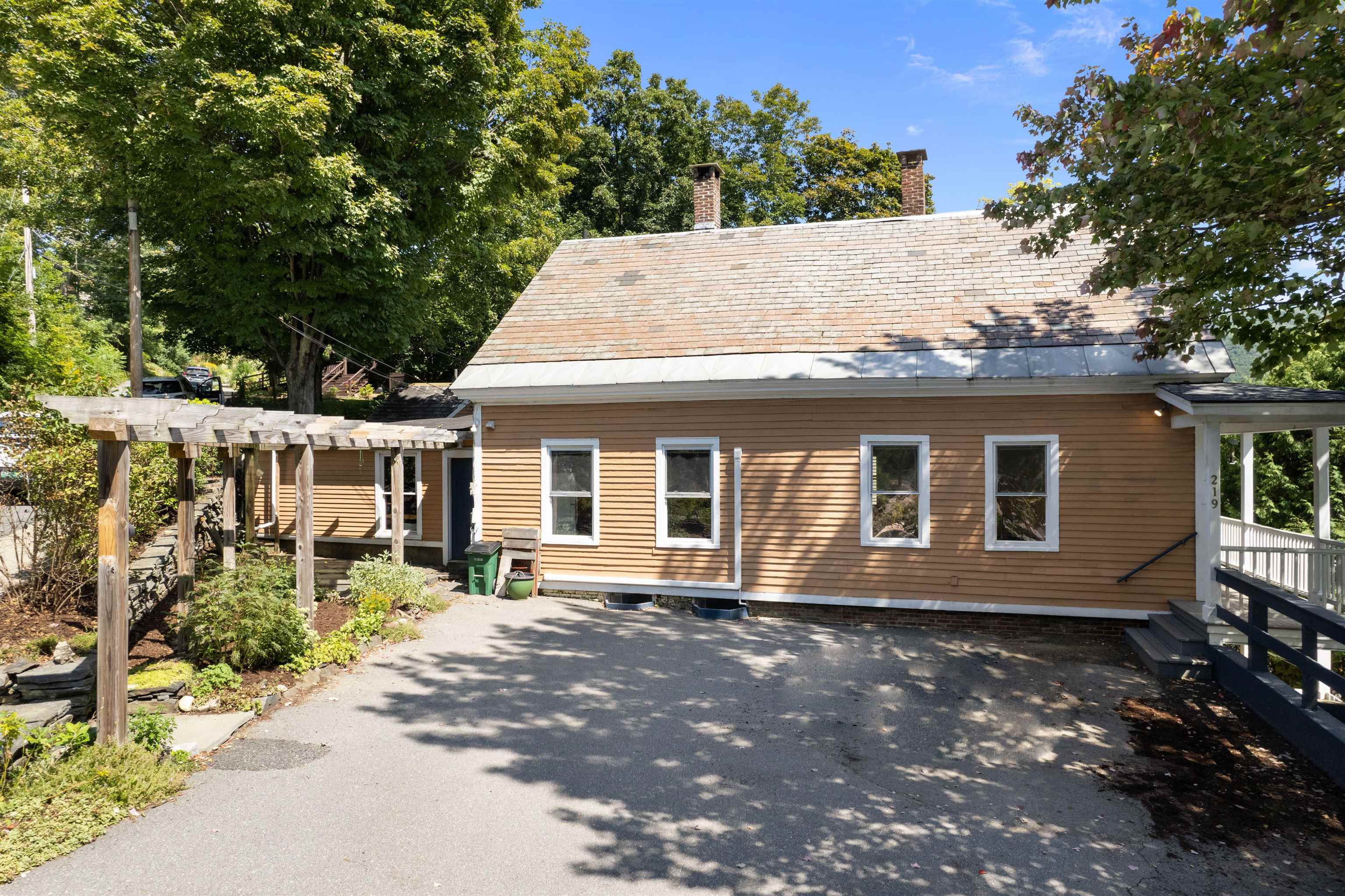 219 High Street, Unit 3 Brattleboro, VT 05301 - Photo 21 of 23