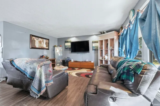 $199,900 | 1922 Legoma Drive, Fort Wayne, IN 46819