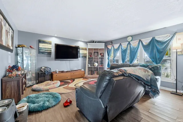 $199,900 | 1922 Legoma Drive, Fort Wayne, IN 46819