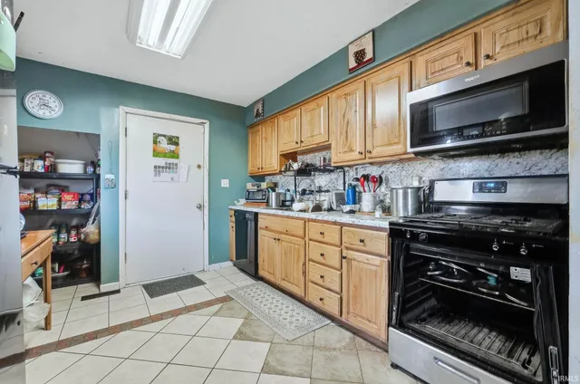 $199,900 | 1922 Legoma Drive, Fort Wayne, IN 46819