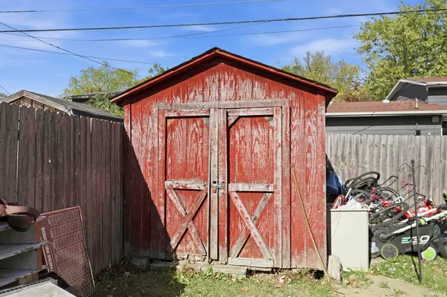 $199,900 | 1922 Legoma Drive, Fort Wayne, IN 46819