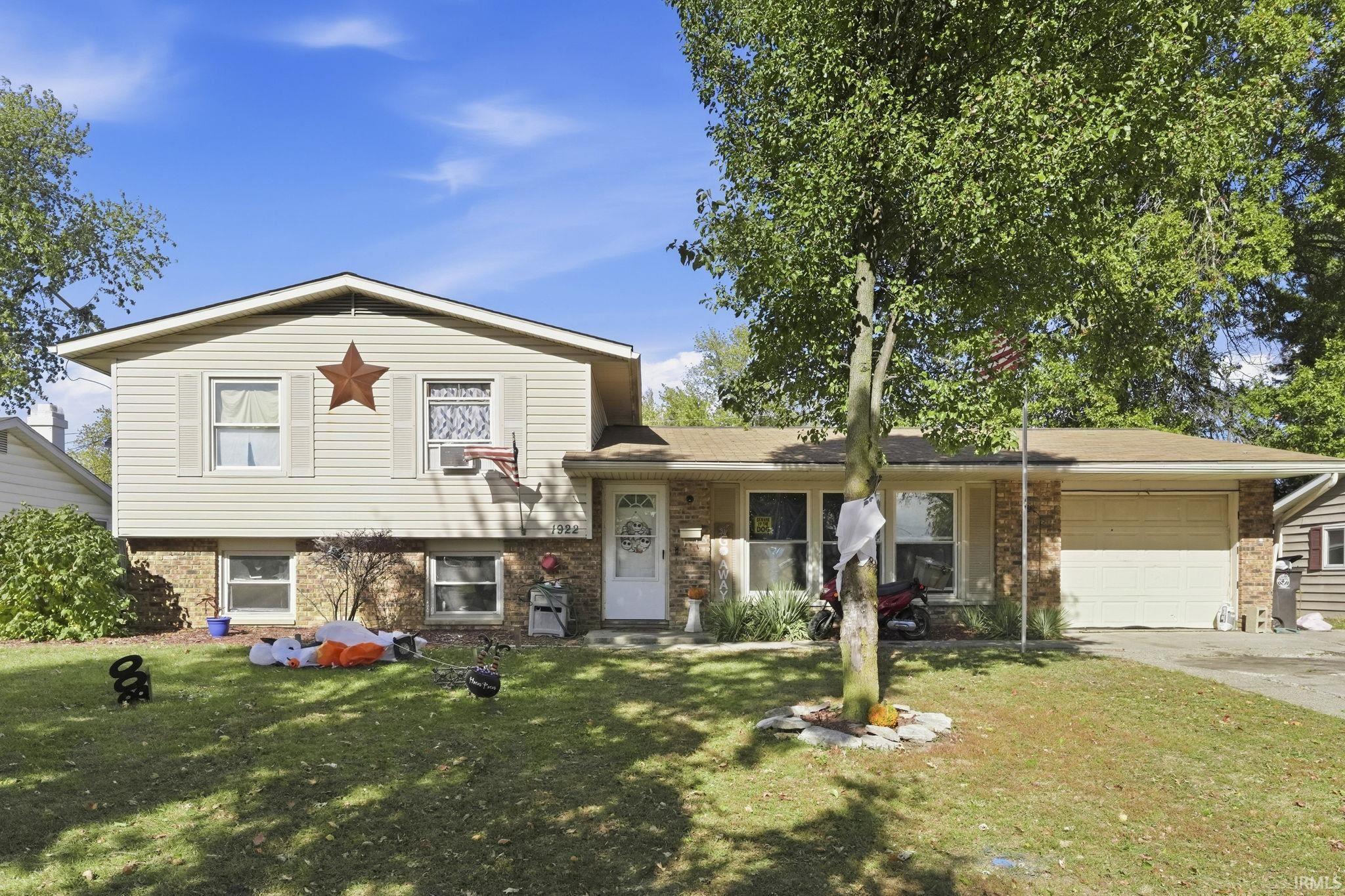 1922 Legoma Drive Fort Wayne, IN 46819 - Photo 4 of 35