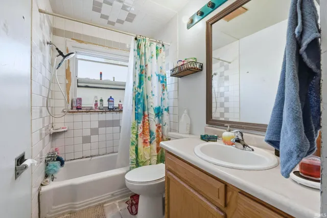 $199,900 | 1922 Legoma Drive, Fort Wayne, IN 46819