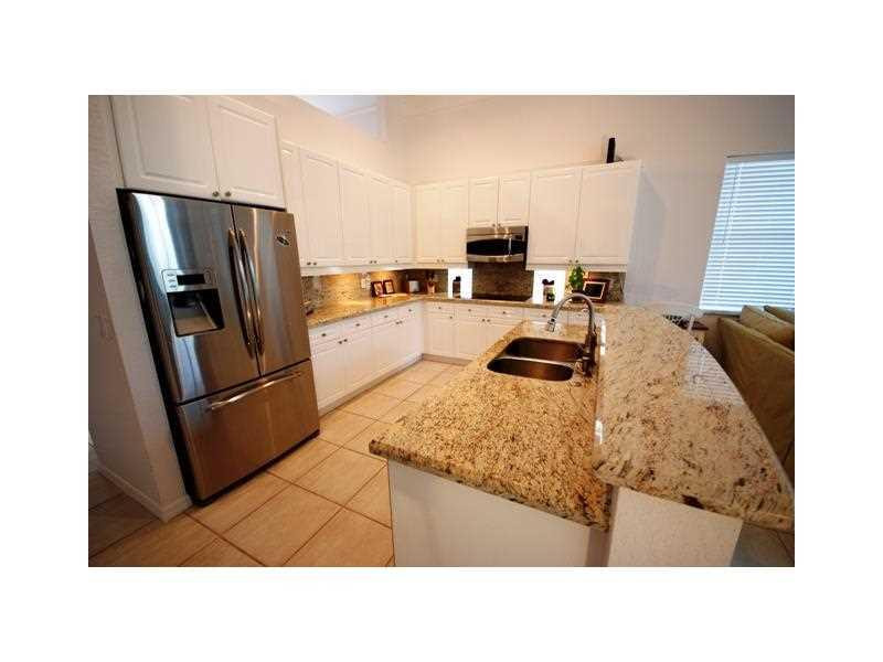 18536 Ocean Mist Drive Boca Raton, FL 33498 - Photo 6 of 30 Kitchen