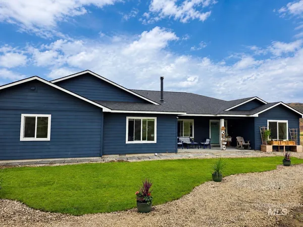 $1,150,000 | 34 Deirdre Drive, Horseshoe Bend, ID 83629