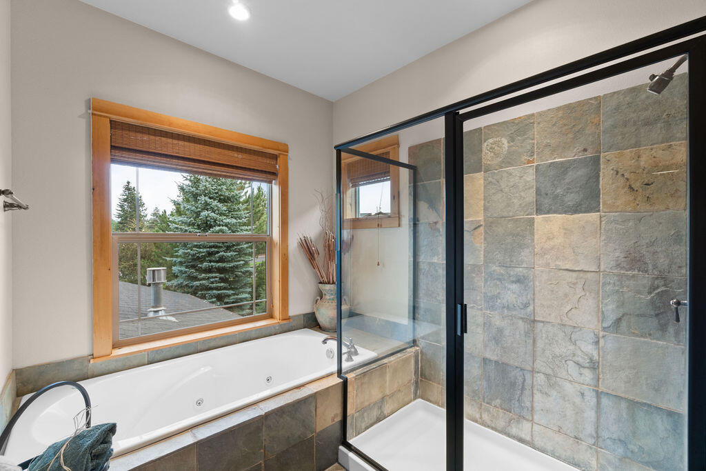 913 Southwest Vantage Point Way Bend, OR 97702 - Photo 34 of 59 DSC03358