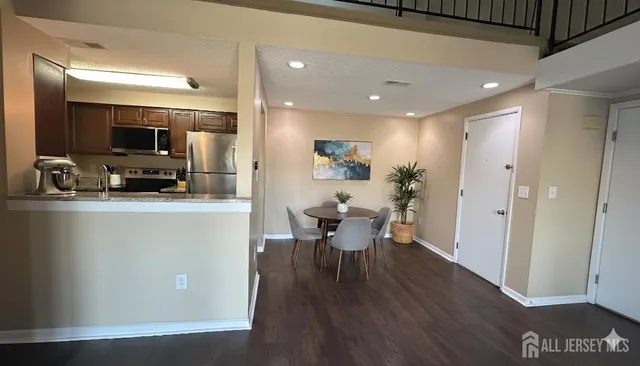 $2,400 | 9002 Tamarron Drive, Plainsboro, NJ 08536