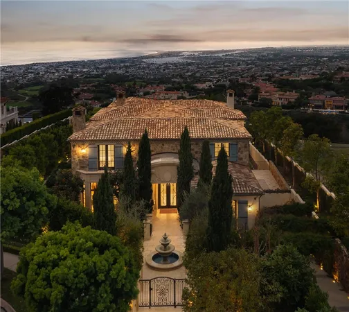 a view of a house with a big yard