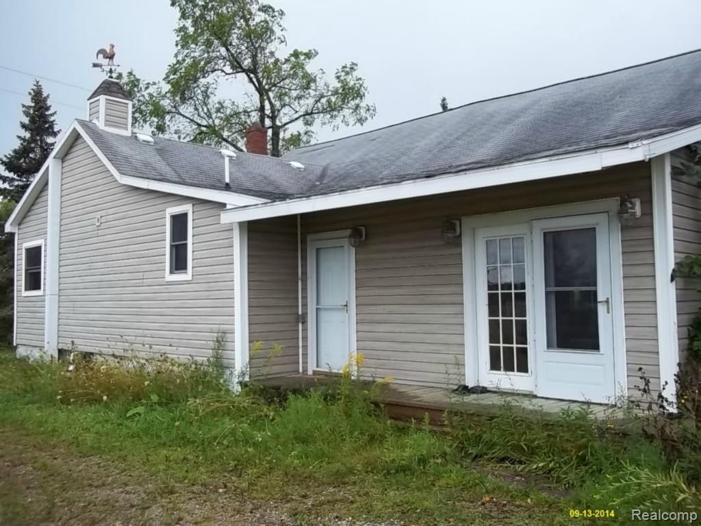 10400 Chase Lake Road Fowlerville, MI 48836 - Photo 2 of 29 side 2.jpg