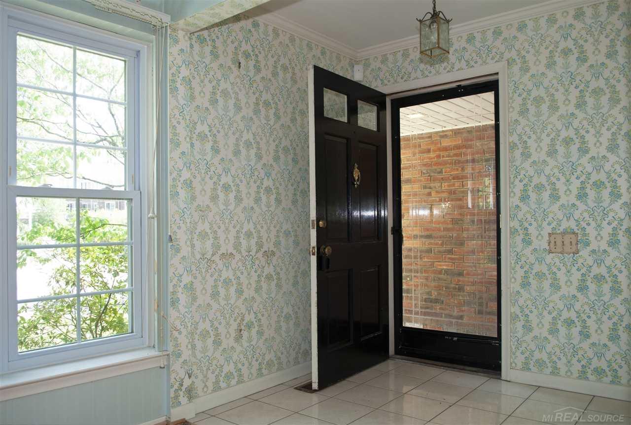 921 Cook Grosse Pointe, MI 48236 - Photo 2 of 26 50016843-1.JPG