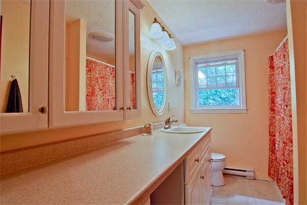 34 Hundreds Road Westborough, MA 01581 - Photo 14 of 18 Gallery Image 14