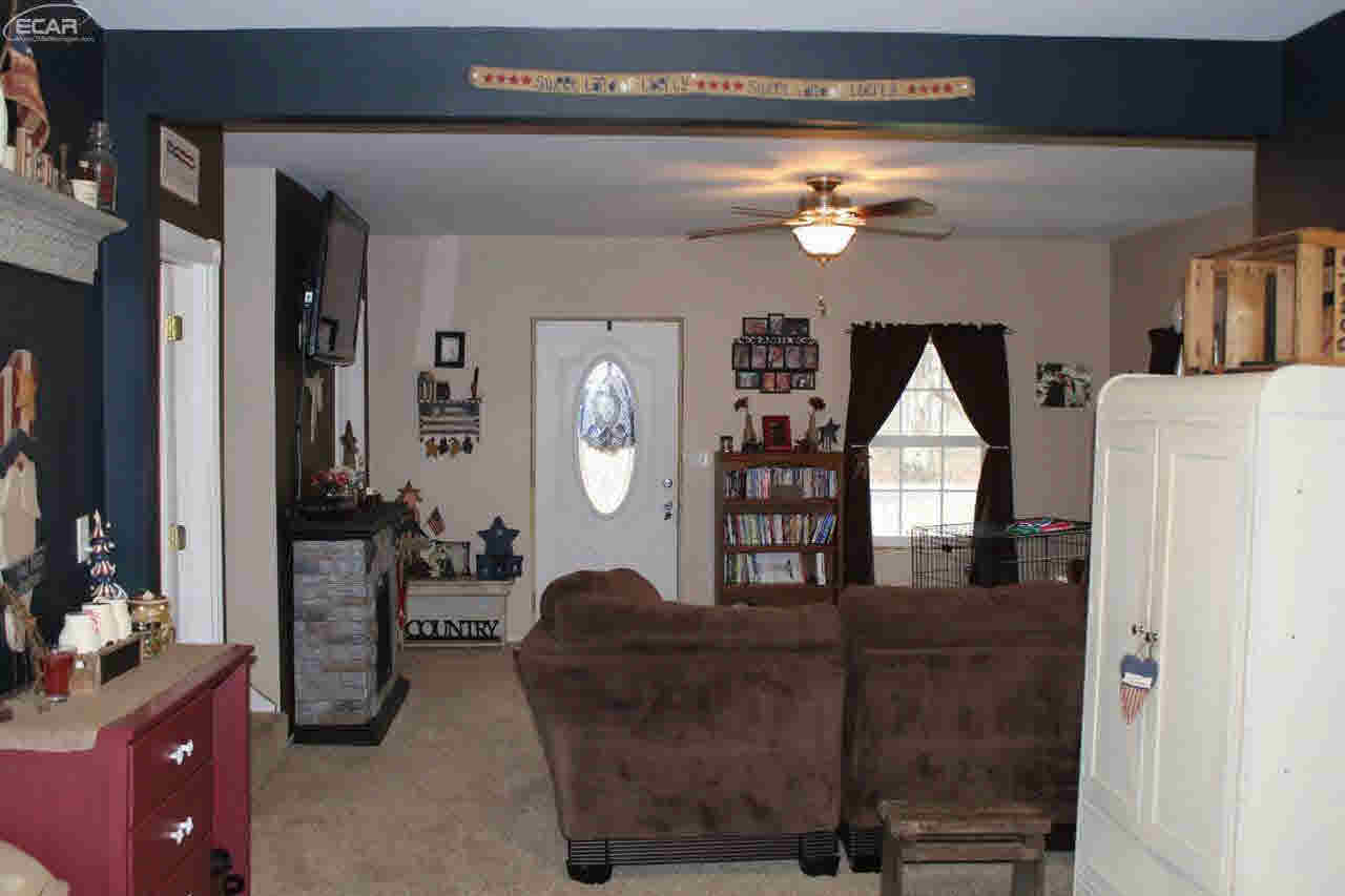 10375 Wenn Road Birch Run, MI 48415 - Photo 6 of 36 21254349-5.JPG