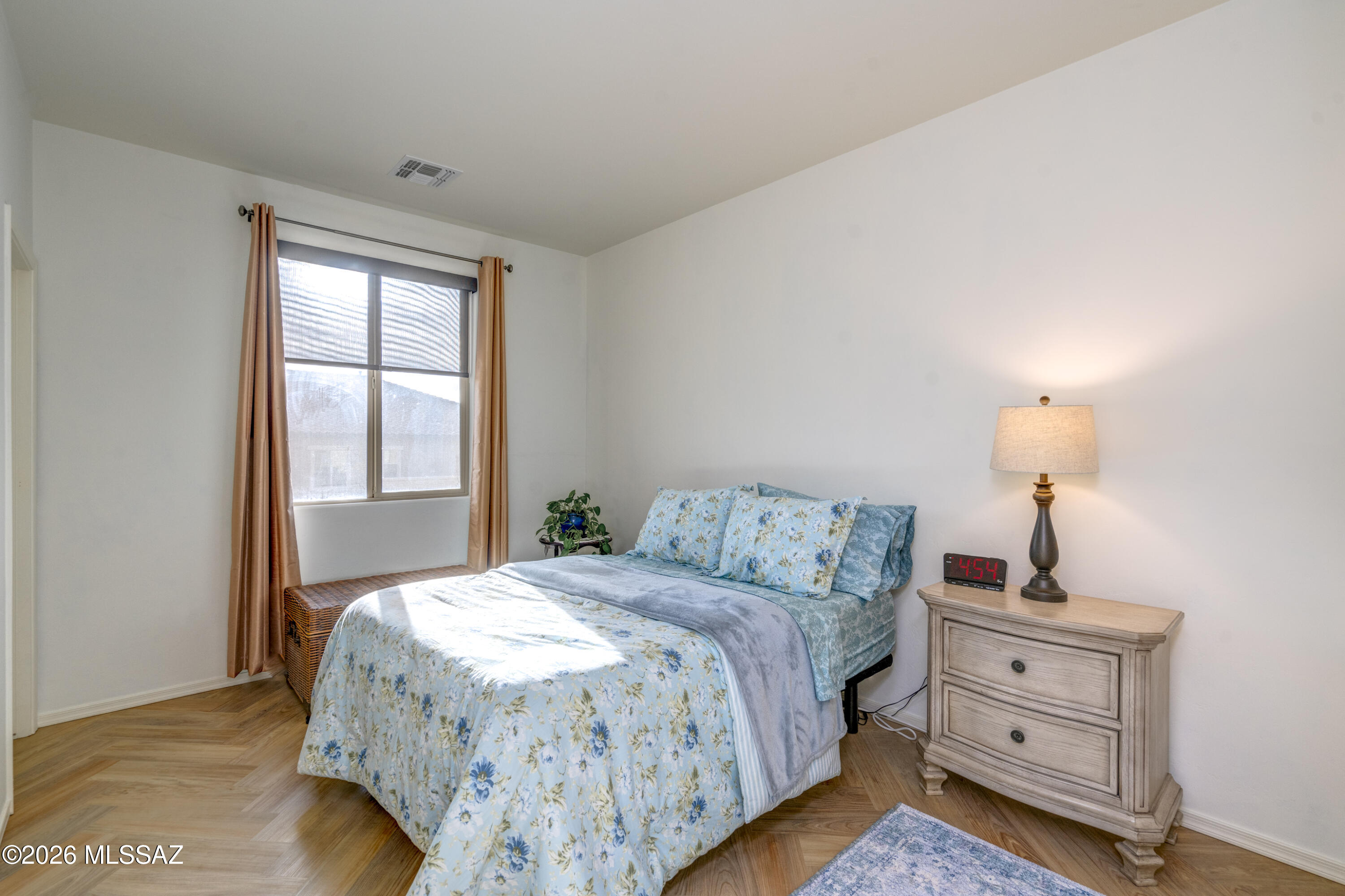 38676 South Running Roses Lane Tucson, AZ 85739 - Photo 26 of 50 Guest Bedroom