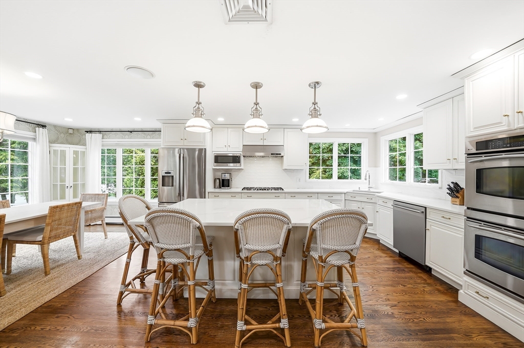22 Hollywood Road Winchester, MA 01890 - Photo 11 of 39