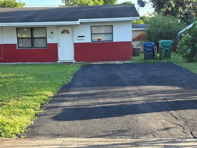 $1,800 | 5204 Northwest 15th Court, Lauderhill, FL 33313