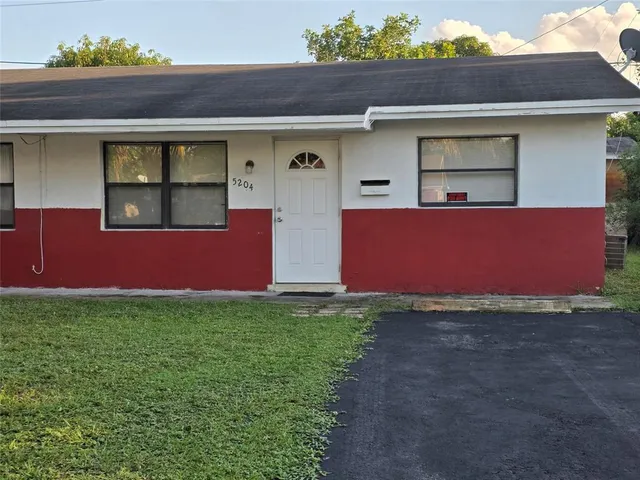 $1,800 | 5204 Northwest 15th Court, Lauderhill, FL 33313