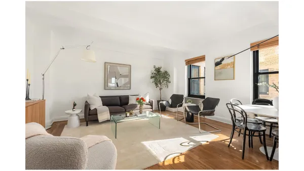 $985,000 | 300 West 23rd Street, Unit 14M | Chelsea