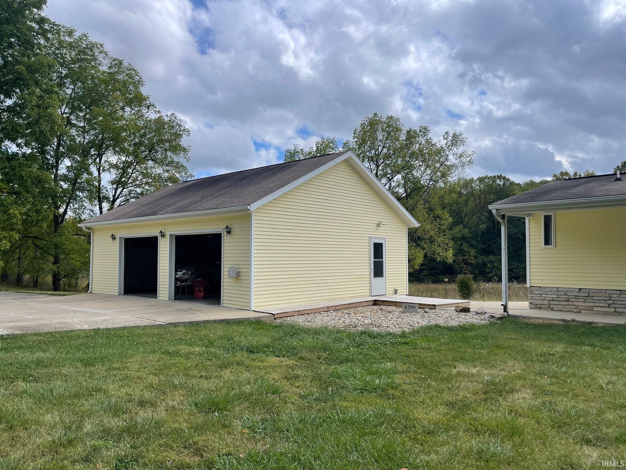 6299 West Koontz Road Bloomington, IN 47403 - Photo 3 of 16 Gallery Image 3