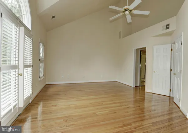 $5,850 | 2217 North Oak Court, Arlington, VA 22209