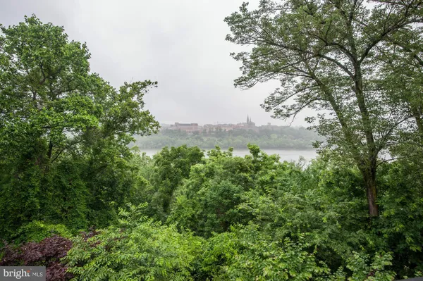 $5,850 | 2217 North Oak Court, Arlington, VA 22209