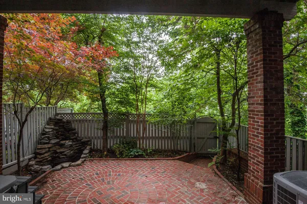 $5,850 | 2217 North Oak Court, Arlington, VA 22209