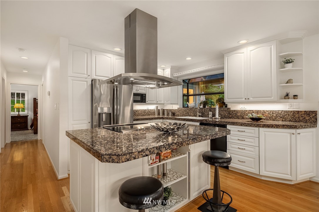 9728 174th Avenue Southeast Renton, WA 98059 - Photo 12 of 40 Gallery Image 12