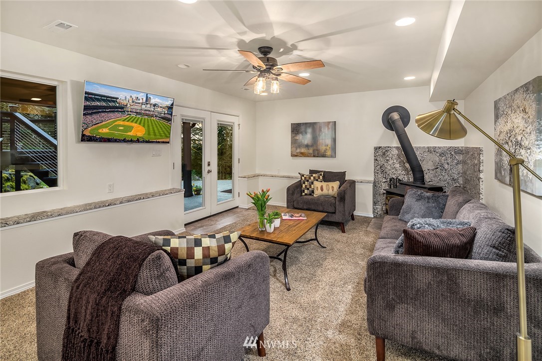 9728 174th Avenue Southeast Renton, WA 98059 - Photo 13 of 40 Gallery Image 13
