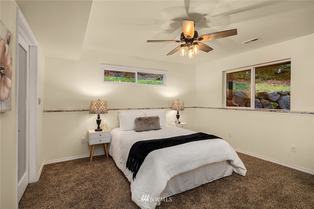 9728 174th Avenue Southeast Renton, WA 98059 - Photo 15 of 40 Gallery Image 15