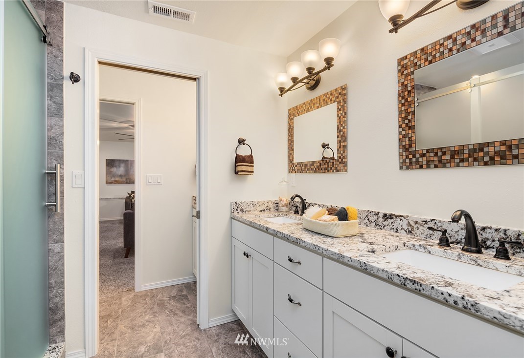 9728 174th Avenue Southeast Renton, WA 98059 - Photo 16 of 40 Gallery Image 16
