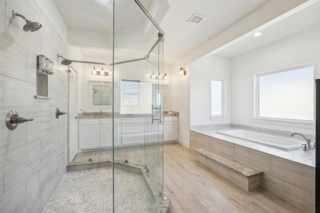 1084 Justin Drive Springtown, TX 76082 - Photo 14 of 28