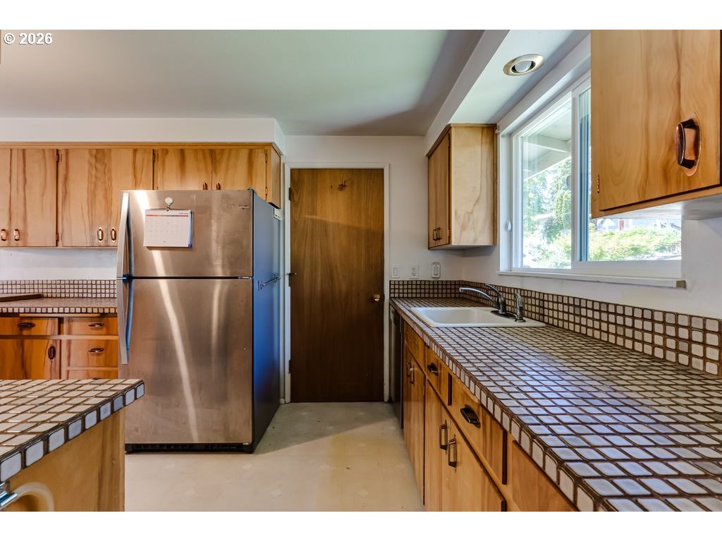 4355 Pearl Street Eugene, OR 97405 - Photo 14 of 47