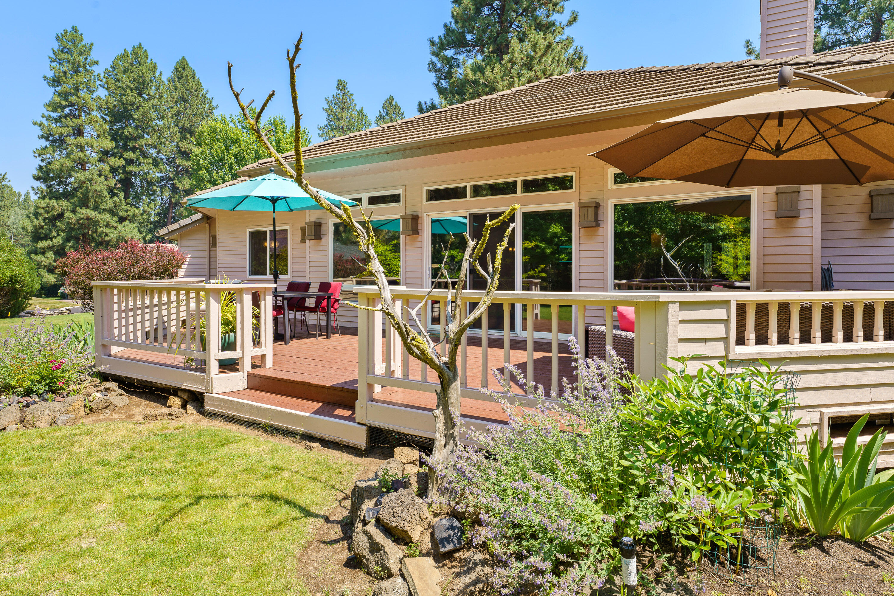 20445 Keystone Court Bend, OR 97702 - Photo 39 of 59 DSC09126