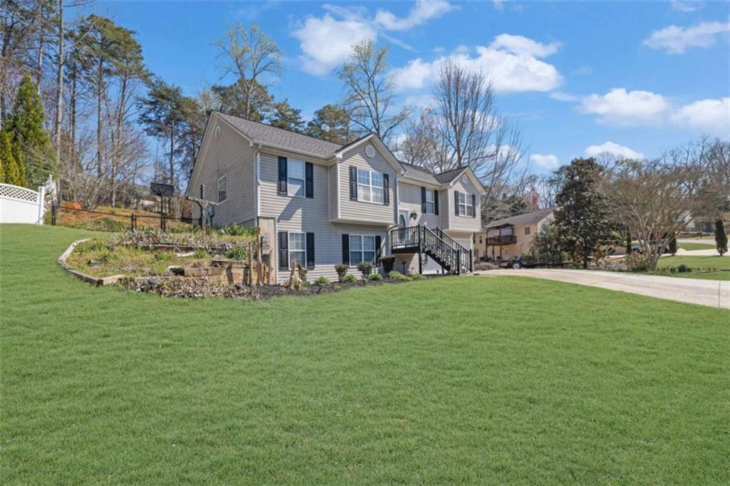 2932 Lake Hollow Road Gainesville, GA 30501 - Photo 3 of 68