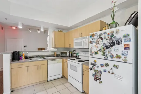 $300,000 | 533 Northeast 3rd Avenue, Unit 321, Fort Lauderdale, FL 33301