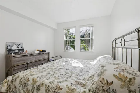 $300,000 | 533 Northeast 3rd Avenue, Unit 321, Fort Lauderdale, FL 33301